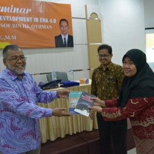 Hadirkan Prof. Emeritus dari UKM, STIE Riau Akbar Gelar Seminar Internasional dan Peluncuran Buku