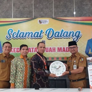 STIE Riau Akbar Sosialisasi Program RPL dan Magister Manajemen di Kantor Camat Tuah Madani